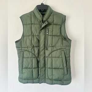 Banana Republic Army Green Quilted Puffer Vest – Men’s Size S
